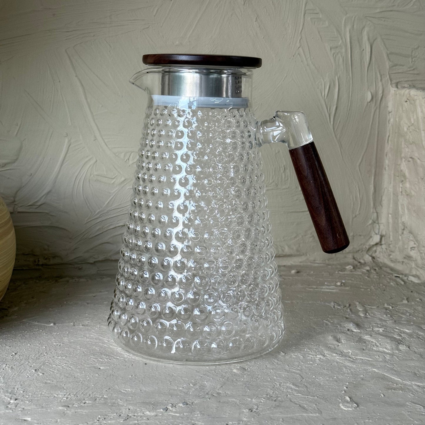 Arow Zambak Borosilikat Cam Sürahi Akasya Kapaklı 1800 ml KOD:6503