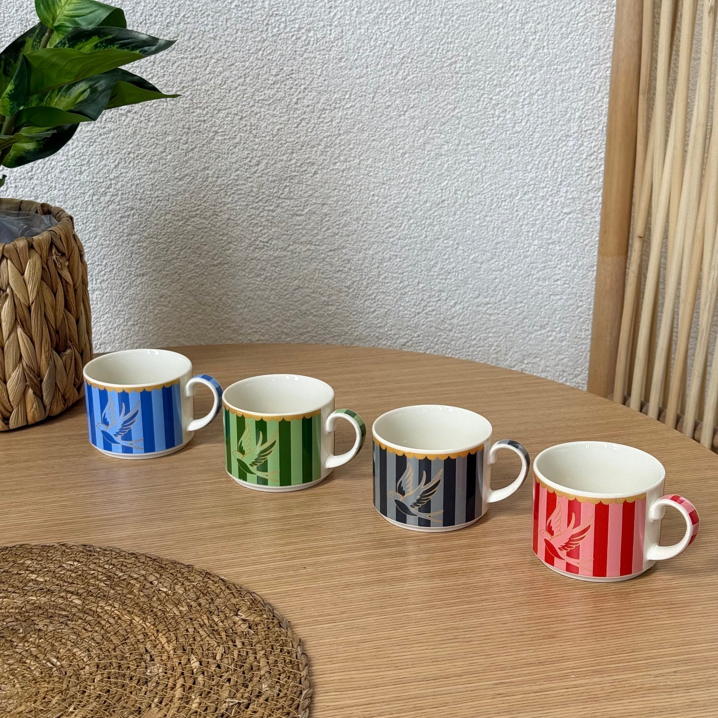 Pashally Metal Standlı Porselen Kuşlu 4 Lü Nescafe Kupa Seti Renkli KOD:0917