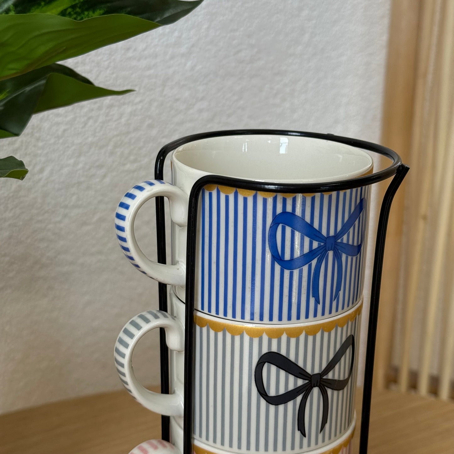 Pashally Metal Standlı Porselen Fiyonklu 4 Lü Nescafe Kupa Seti Renkli KOD:0908