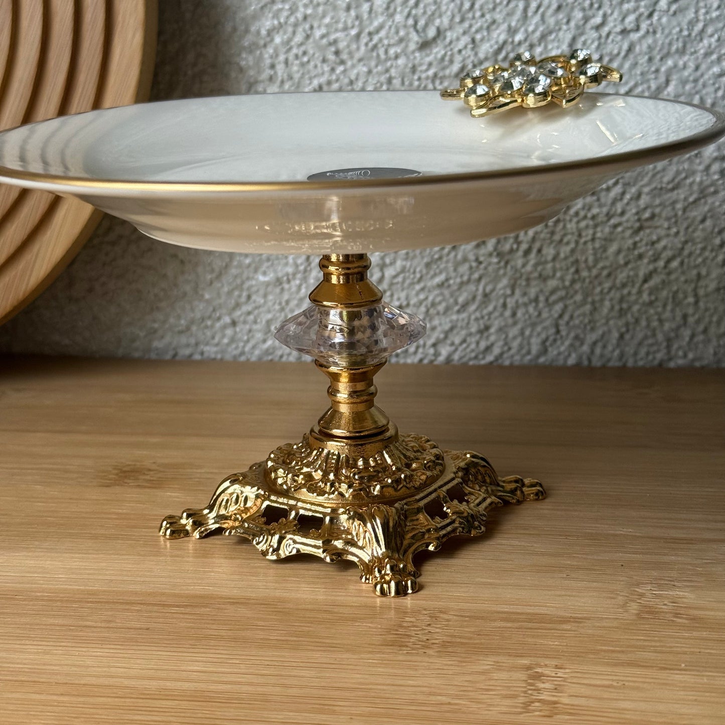 Broş Gold Yaldızlı Porselen Sunumluk Ayaklı 19 cm  Kod:3507